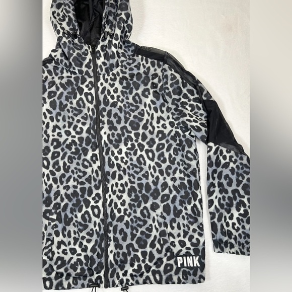 PINK‎ Victoria’s Secret Snow Leopard Print Windbreaker Gorpcore Trendy Size XS - Picture 4 of 15
